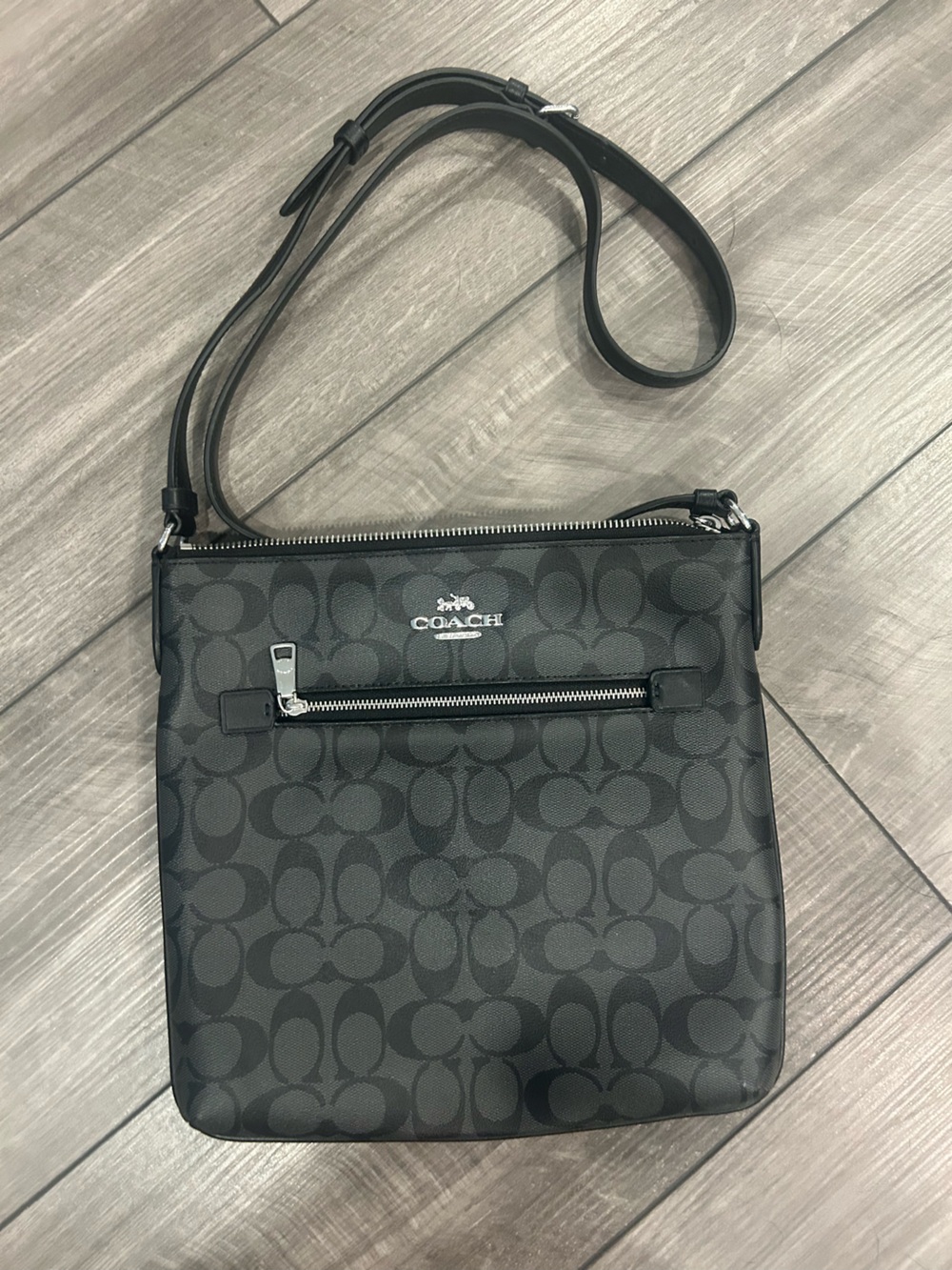 Coach women’s Signature Messenger Bag in Black/Gray